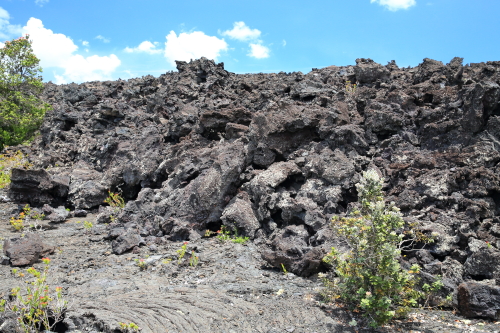 180503-パホイホイ溶岩を覆うアア溶岩.JPG